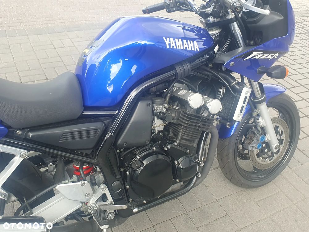 Yamaha FZS - 4