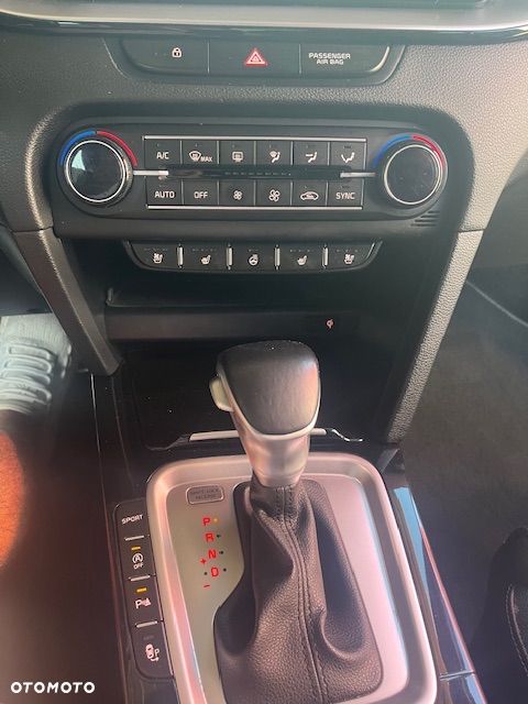 Kia XCeed 1.6 T-GDI L Business Line DCT - 12