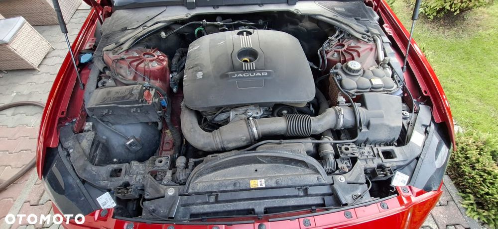 Jaguar XE 2.0 T Prestige - 6