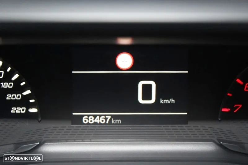 Peugeot 208 - 17