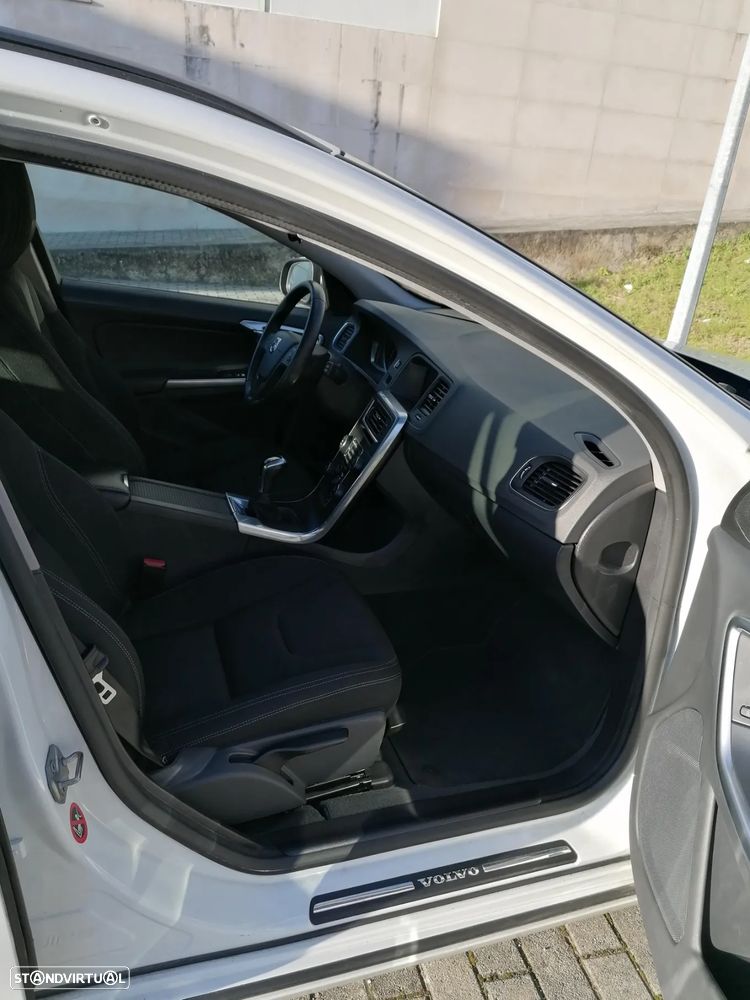 Volvo V60 D2 Kinetic - 11