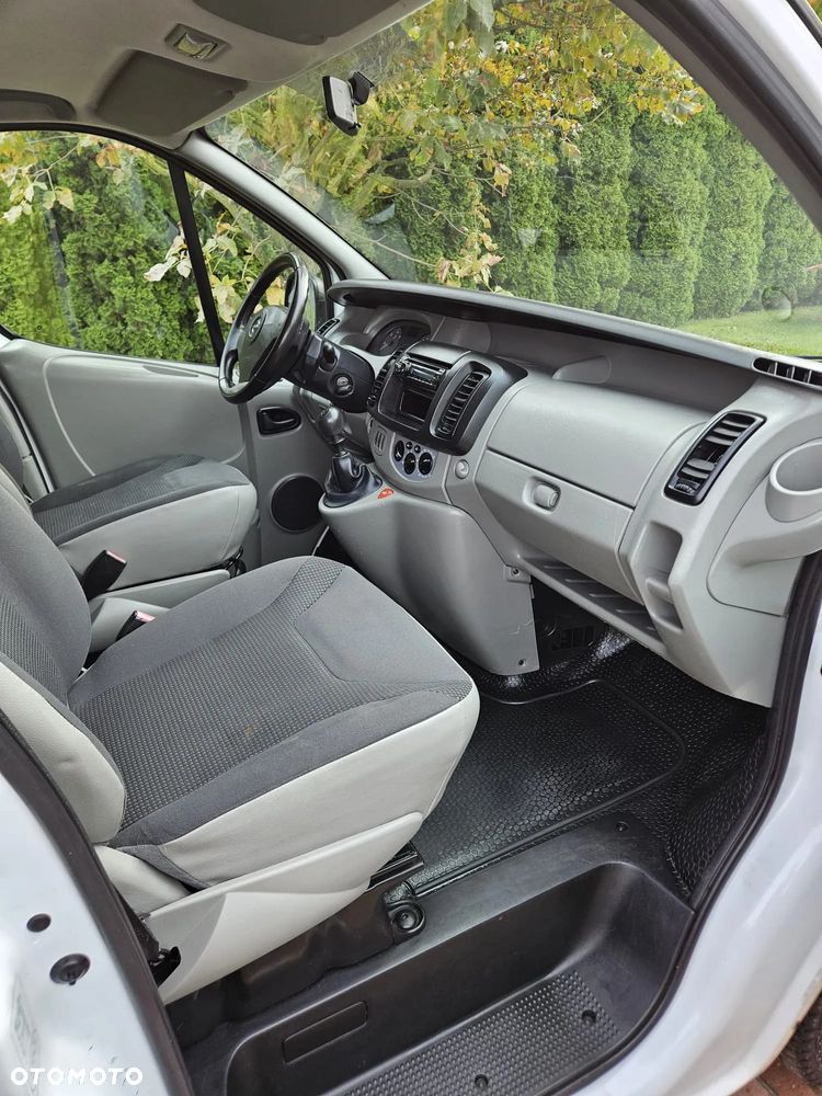 Opel Vivaro L2H1 2.9t - 12