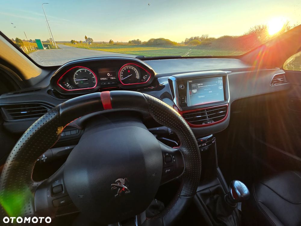 Peugeot 208 1.6 THP GTi - 28