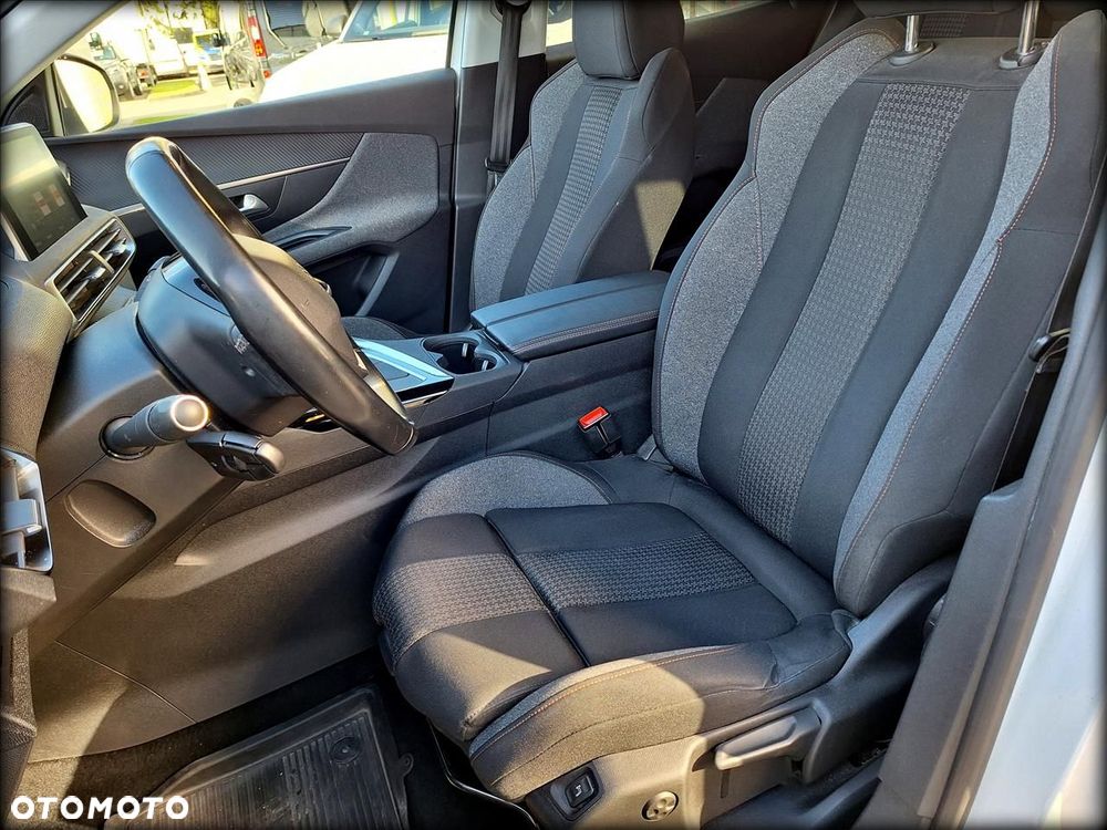 Peugeot 3008 1.2 PureTech GPF Active S&S - 6