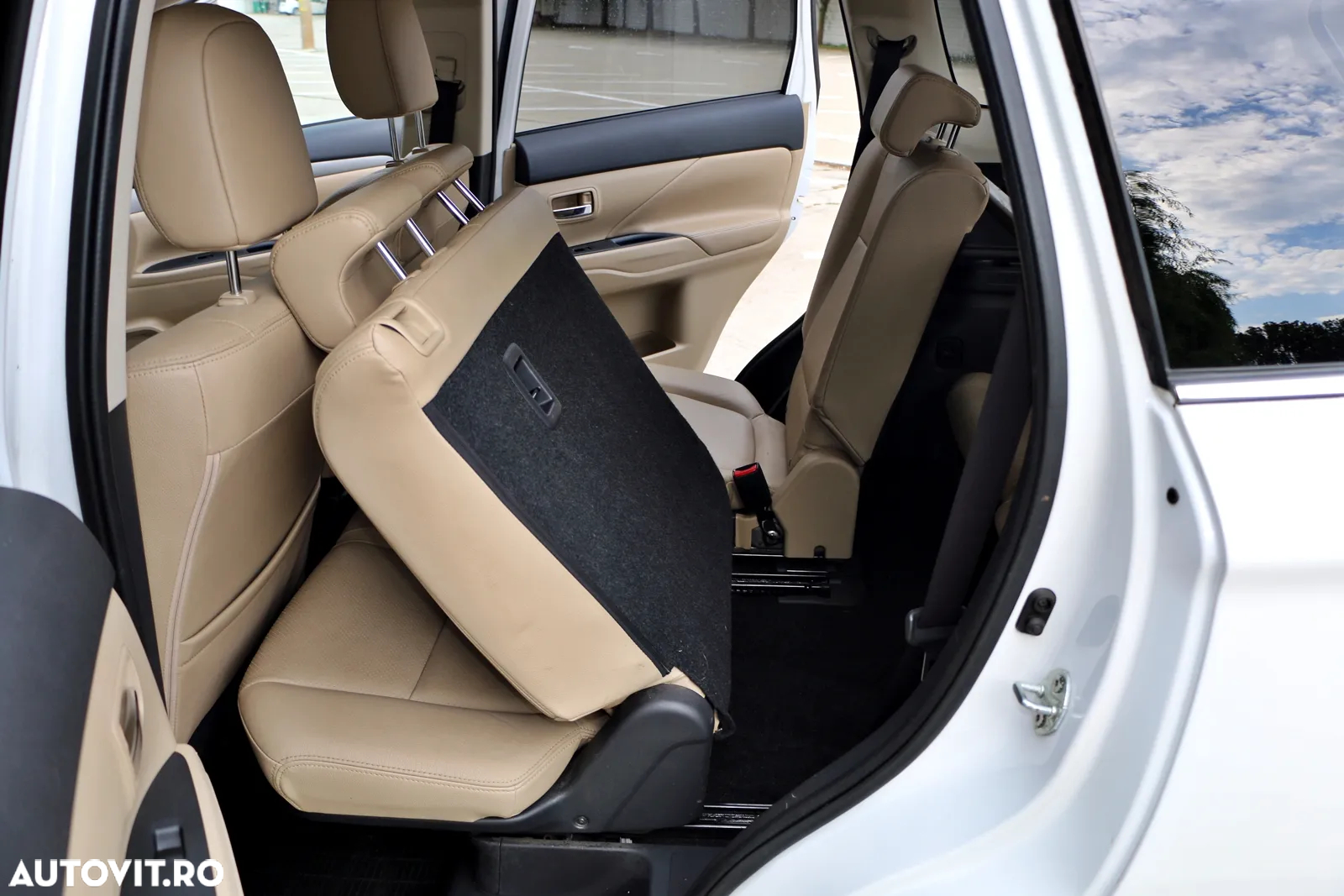 Mitsubishi Outlander 2.2 DI-D 4WD Automatik Diamant Edition - 18