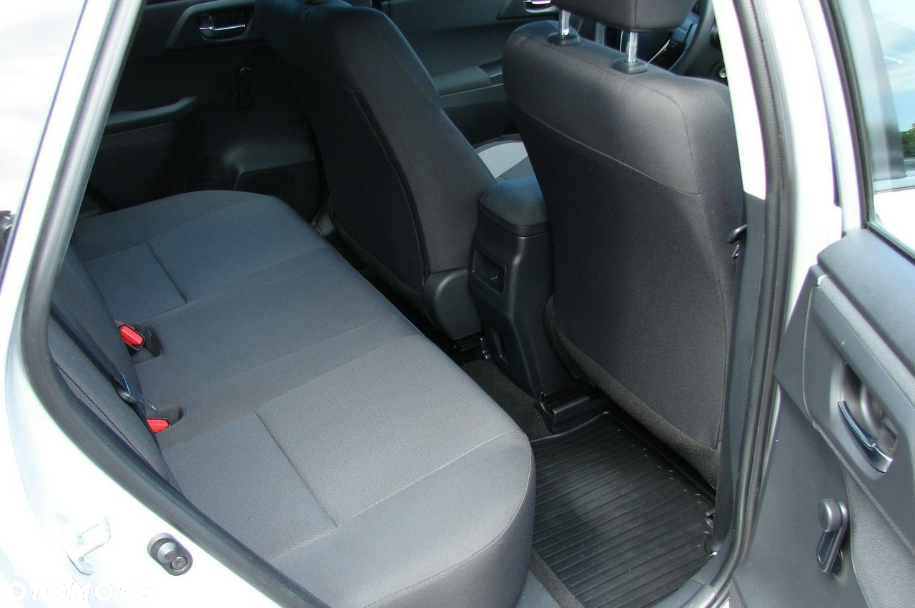 Toyota Auris - 11