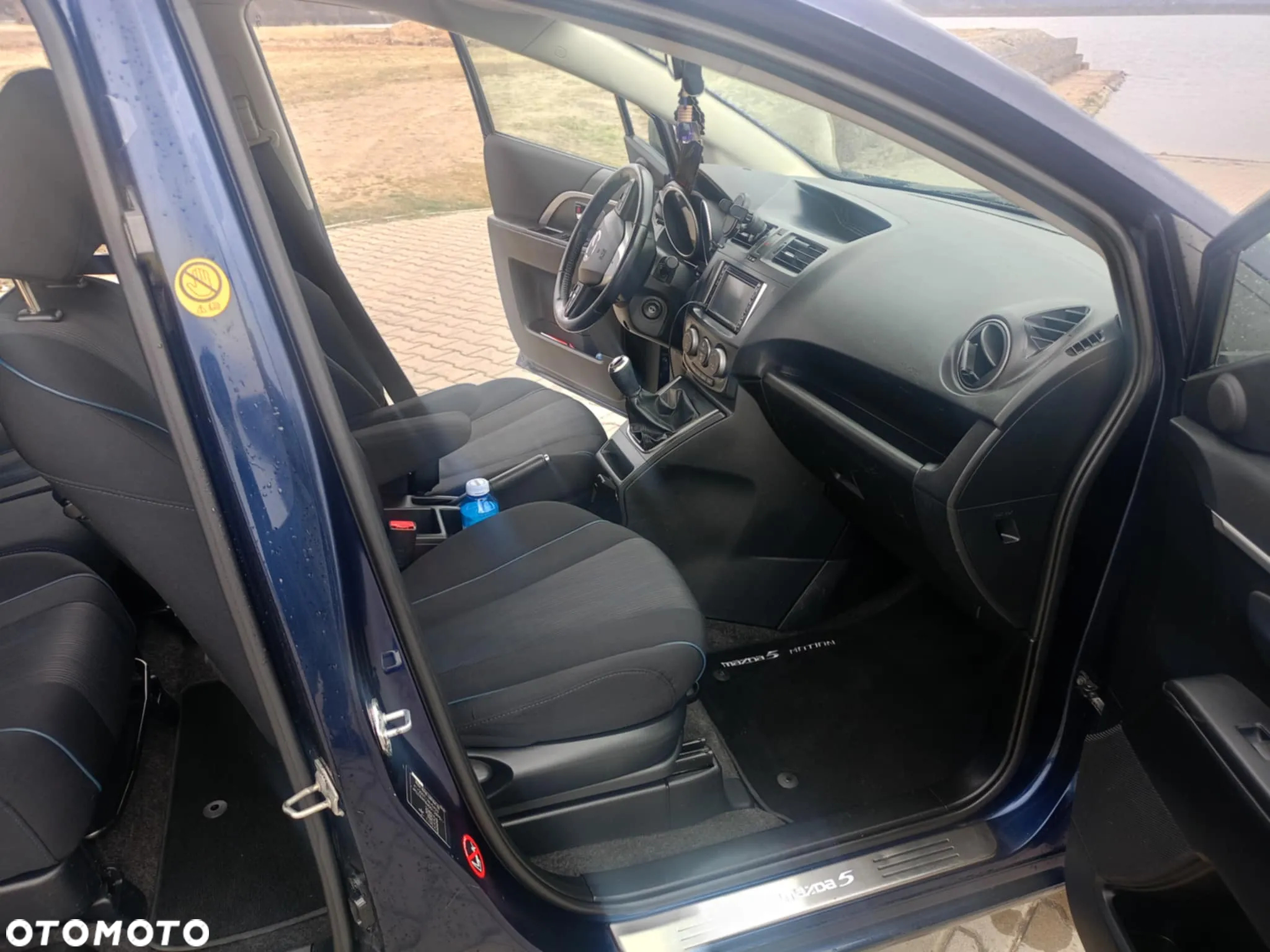 Mazda 5 - 11