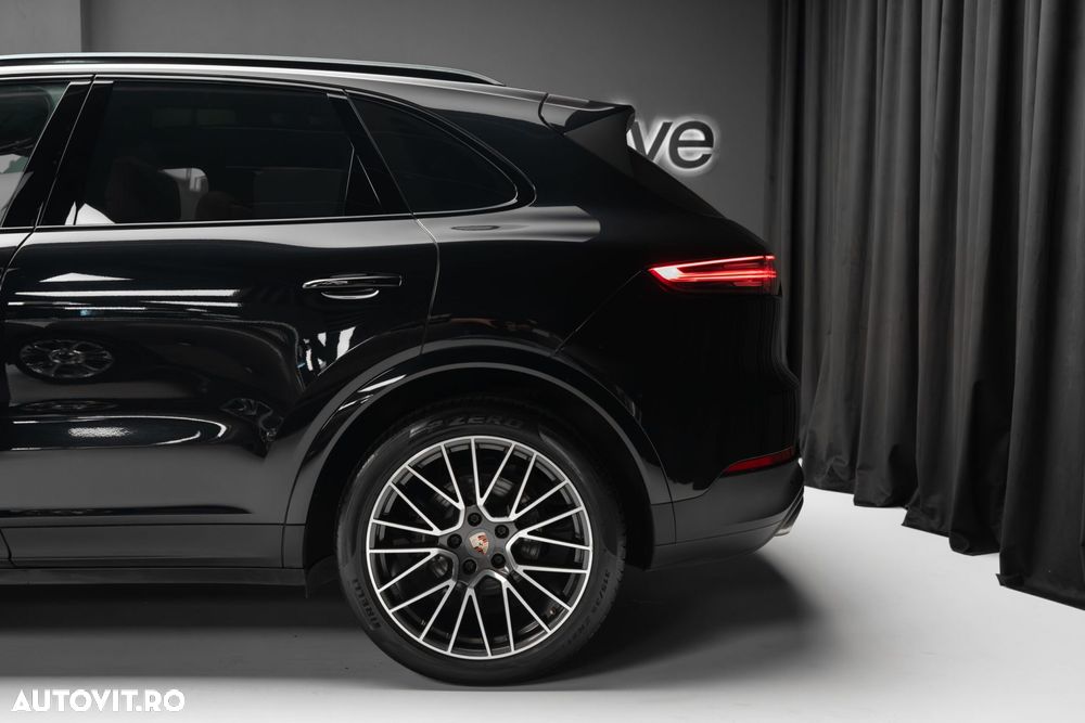 Porsche Cayenne - 9