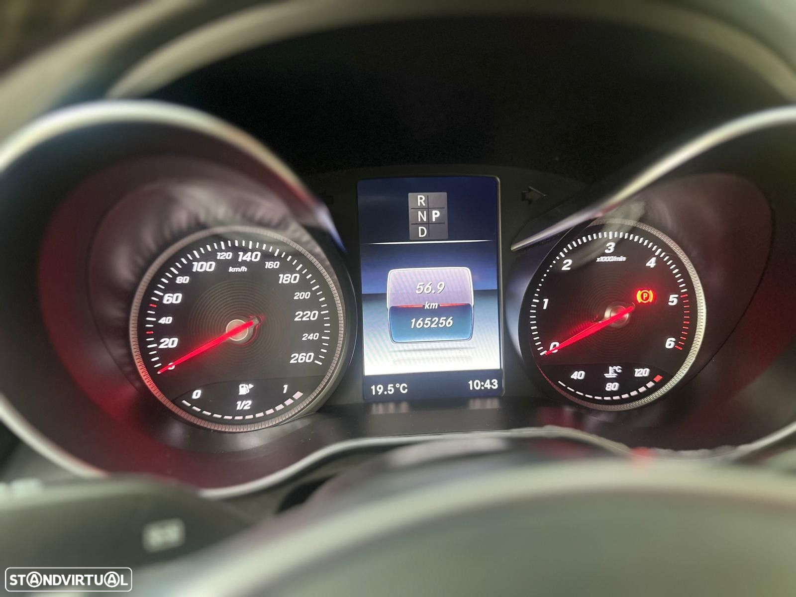 Mercedes-Benz C 250 d Coupe 9G-TRONIC AMG Line - 29