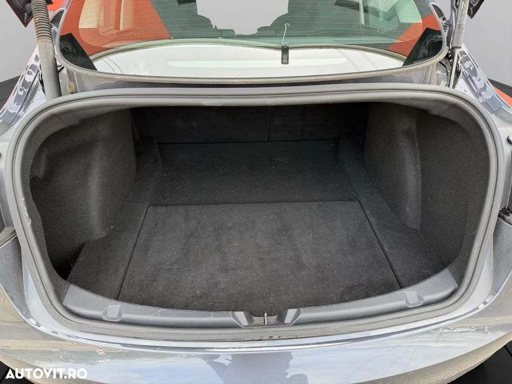 Tesla Model 3 Long Range - 17