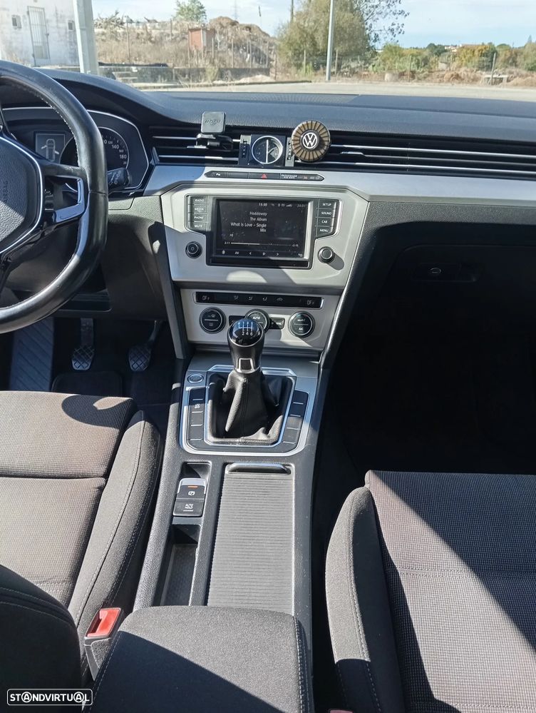 VW Passat Variant 1.6 TDI Confortline - 17