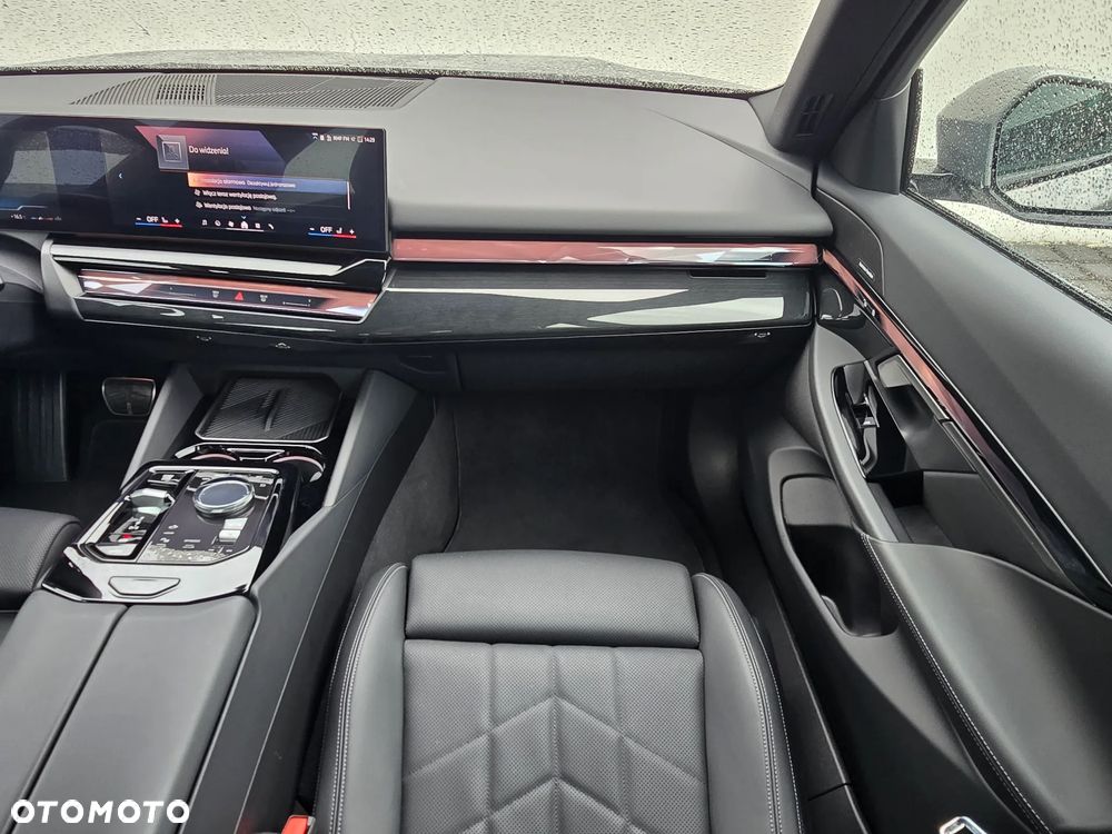 BMW Seria 5 520d xDrive mHEV M Sport - 12