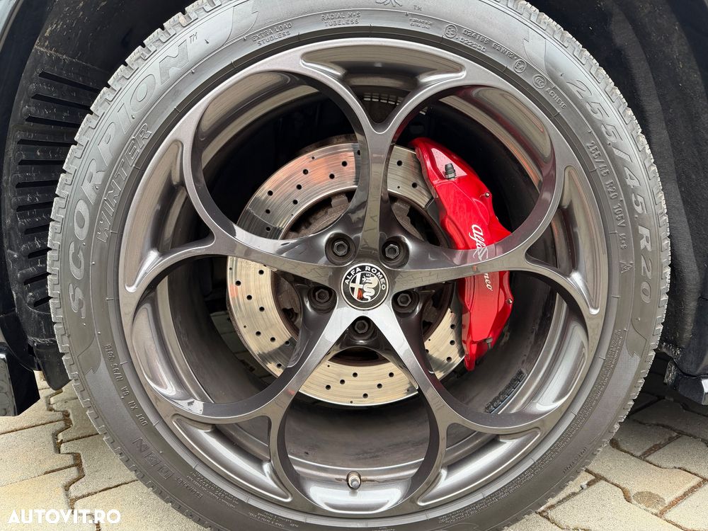 Alfa Romeo Stelvio 2.9 V6 Turbo AWD AT8 Quadrifoglio - 12
