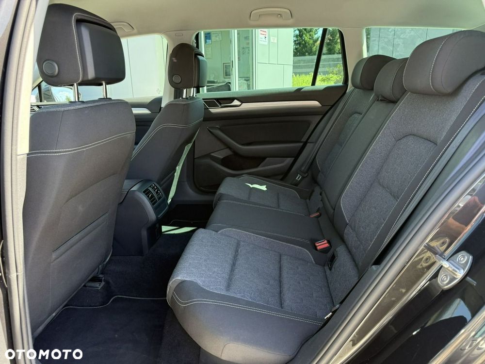 Volkswagen Passat Variant 2.0 TDI EVO Business DSG - 6