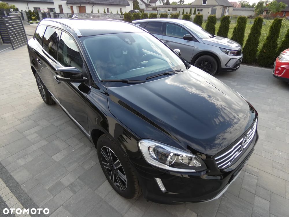 Volvo XC 60 D5 AWD Momentum - 2