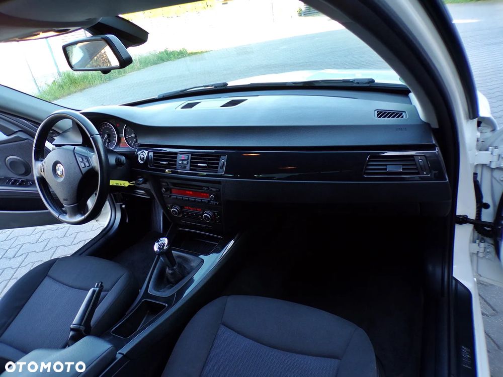 BMW Seria 3 - 16