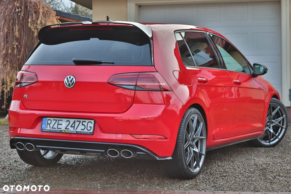 Volkswagen Golf - 8
