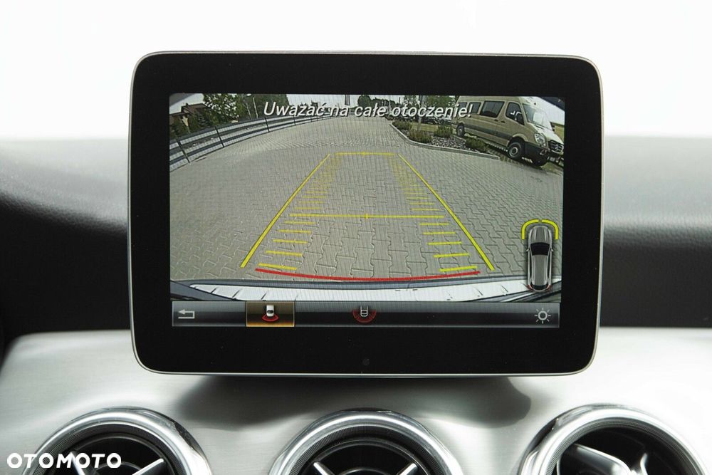 Mercedes-Benz GLA 220 4-Matic AMG Line - 32