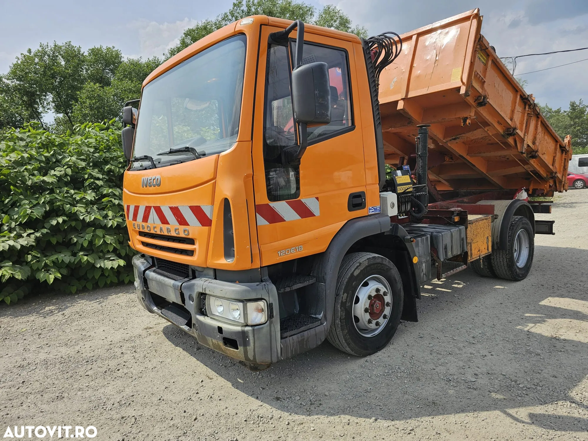 Iveco Eurocargo basculabil cu macara - 13