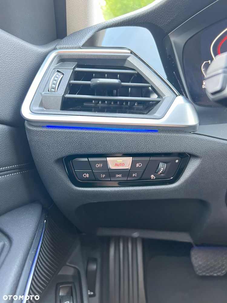 BMW Seria 3 320d mHEV - 13