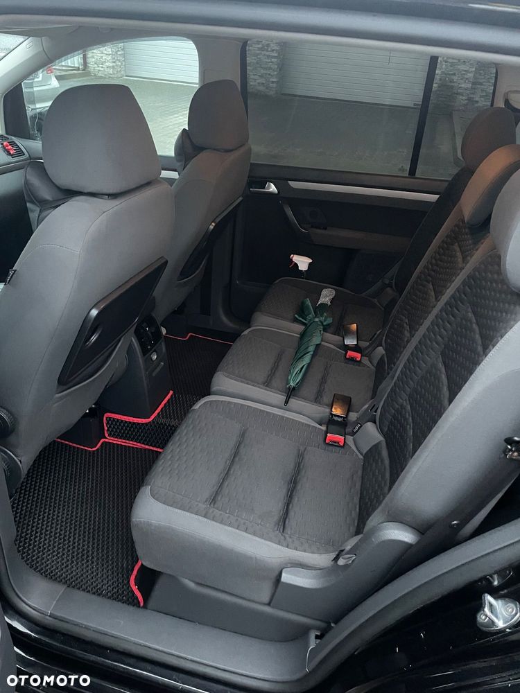 Volkswagen Touran - 23