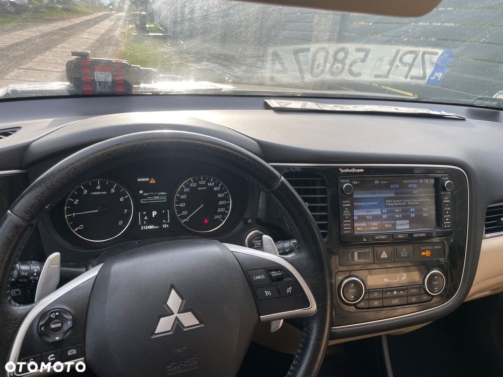 Mitsubishi Outlander 2.0 Instyle Navi - 10