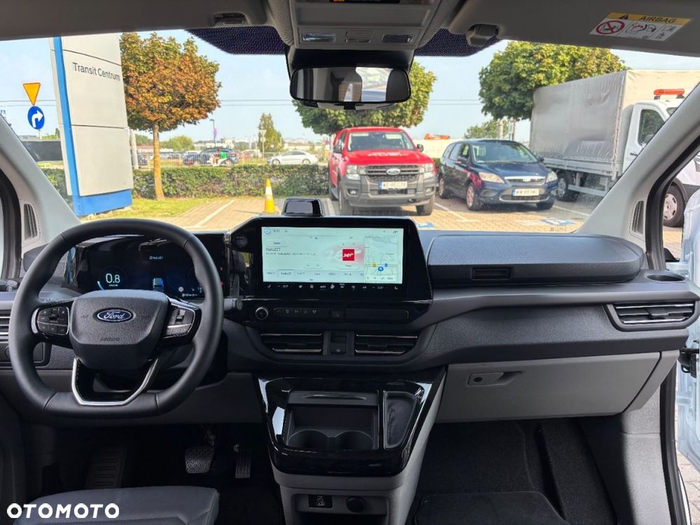 Ford Tourneo Custom - 31