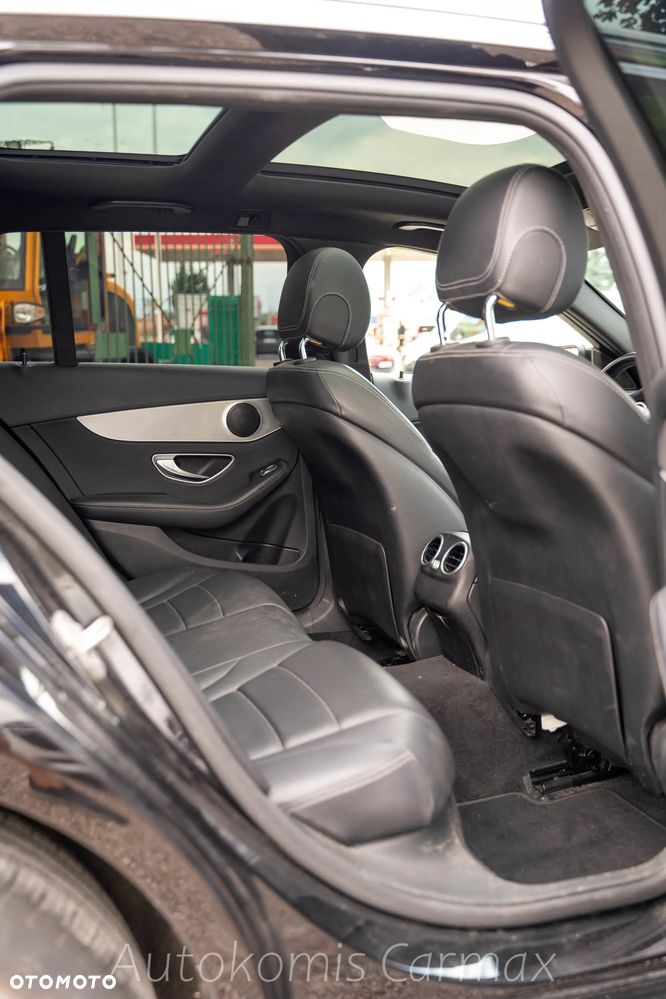 Mercedes-Benz Klasa C 300 9G-TRONIC - 20