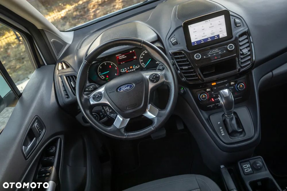 Ford Tourneo Connect Grand - 35