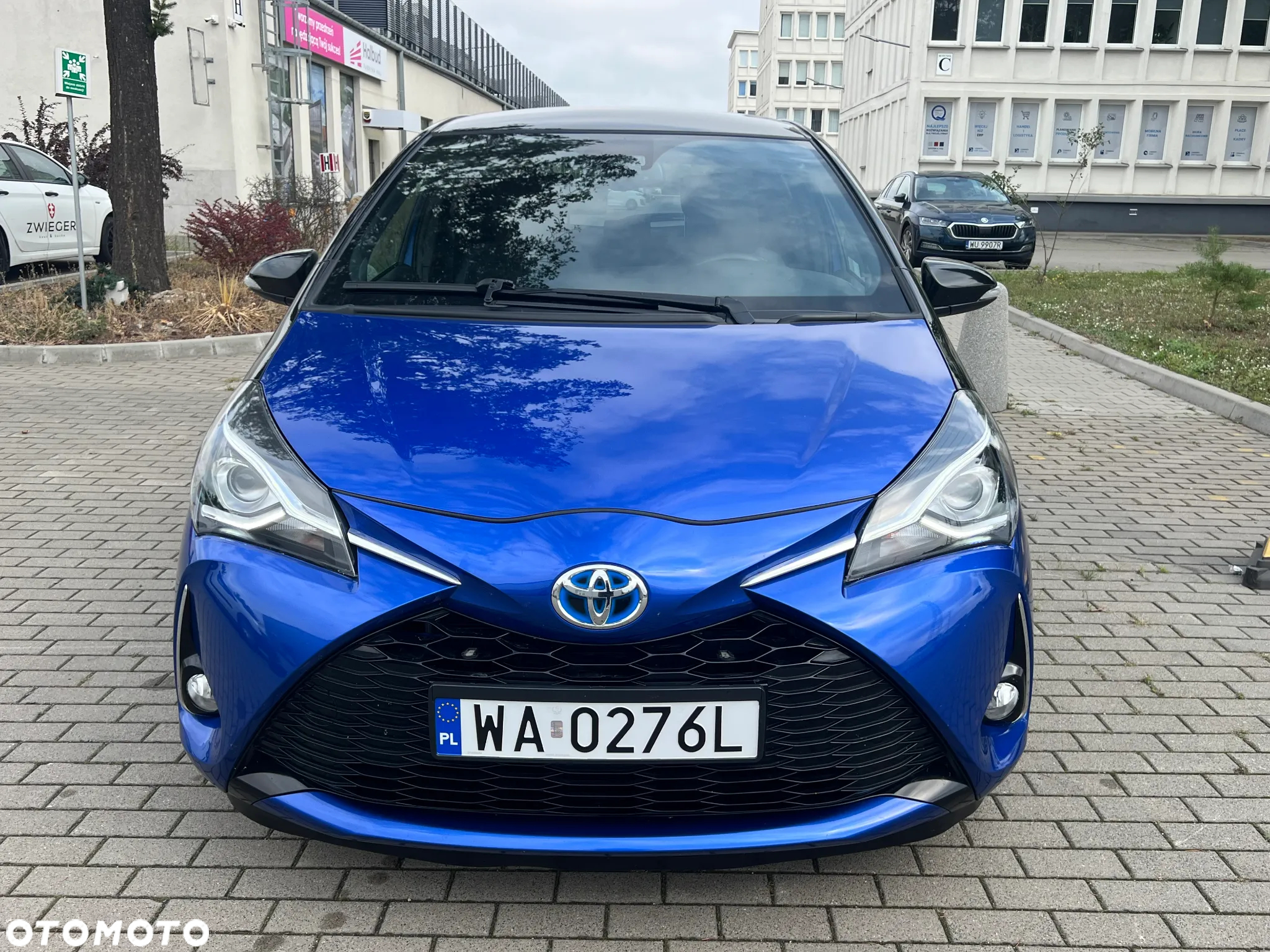 Toyota Yaris Hybrid 100 Selection Platinum - 5