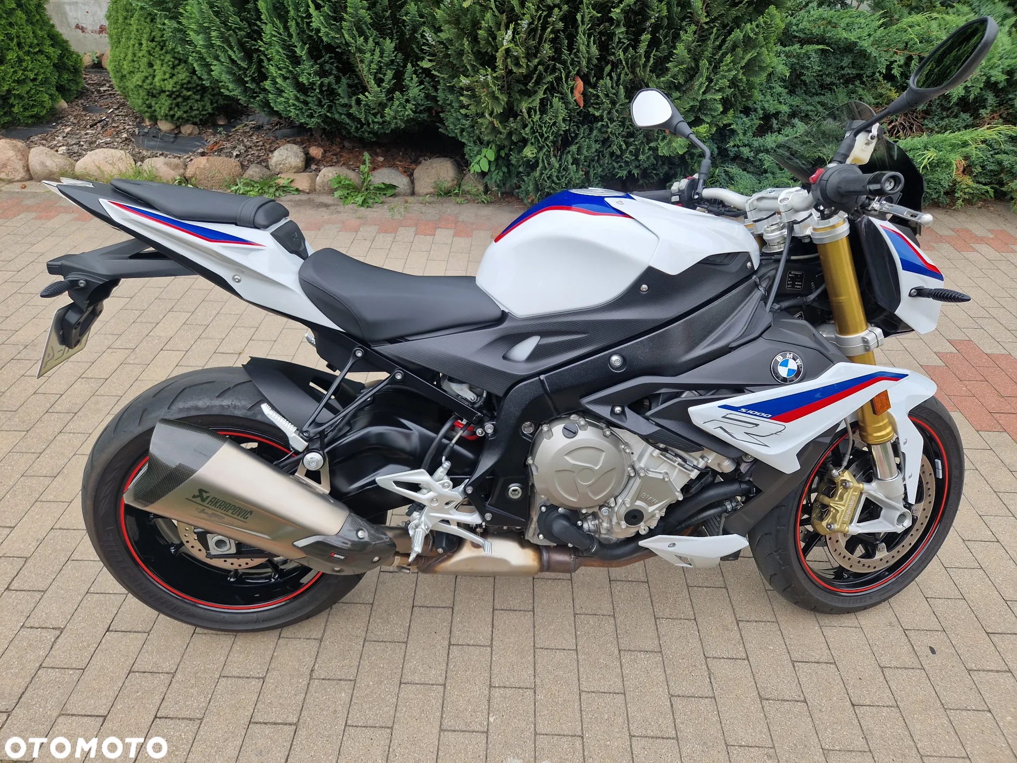 BMW S - 1