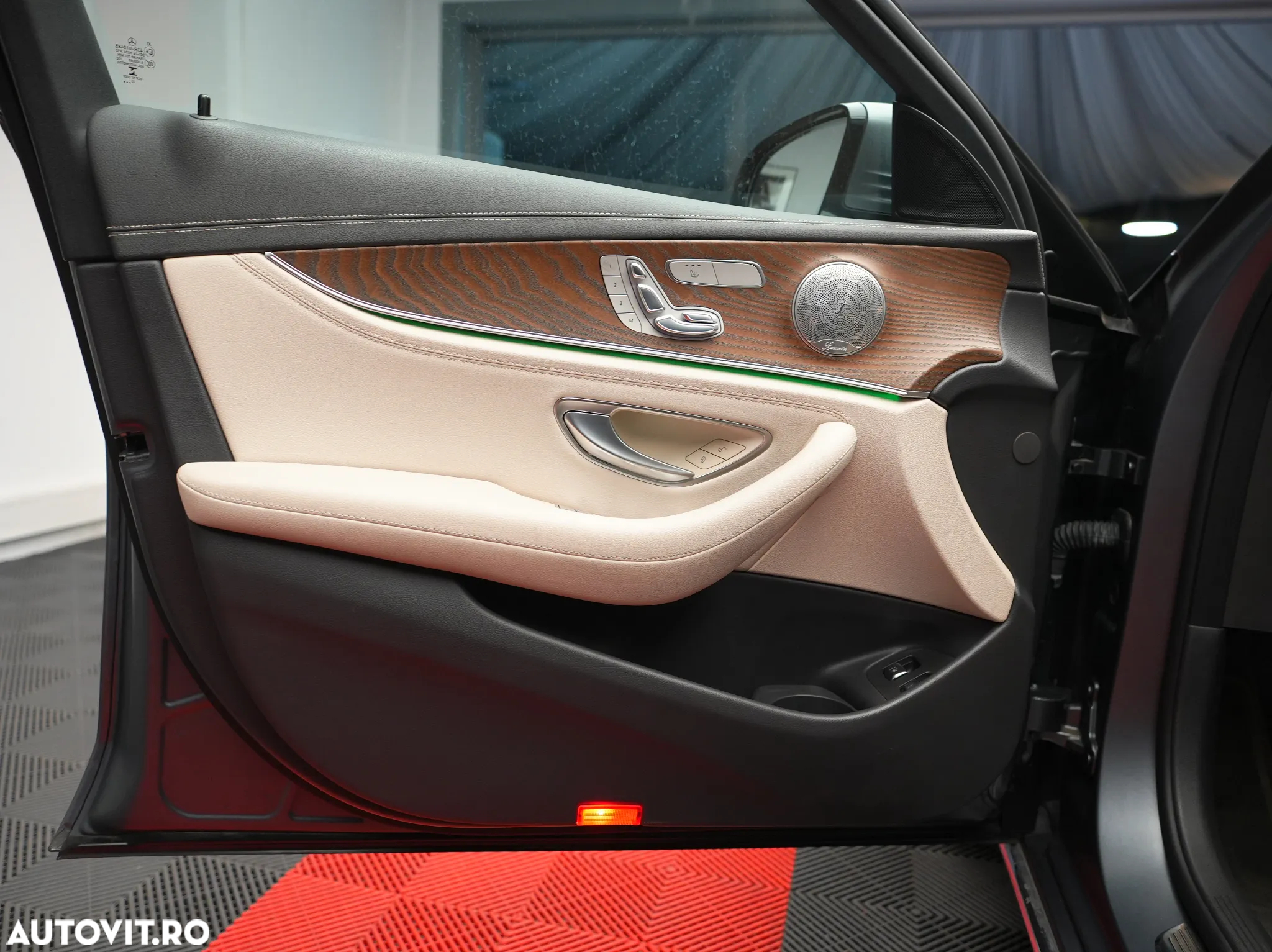 Mercedes-Benz E 300e 9G-TRONIC - 10
