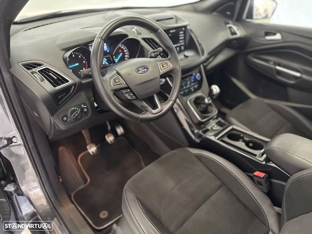Ford Kuga 1.5 TDCi ST-Line Limited Edition - 31