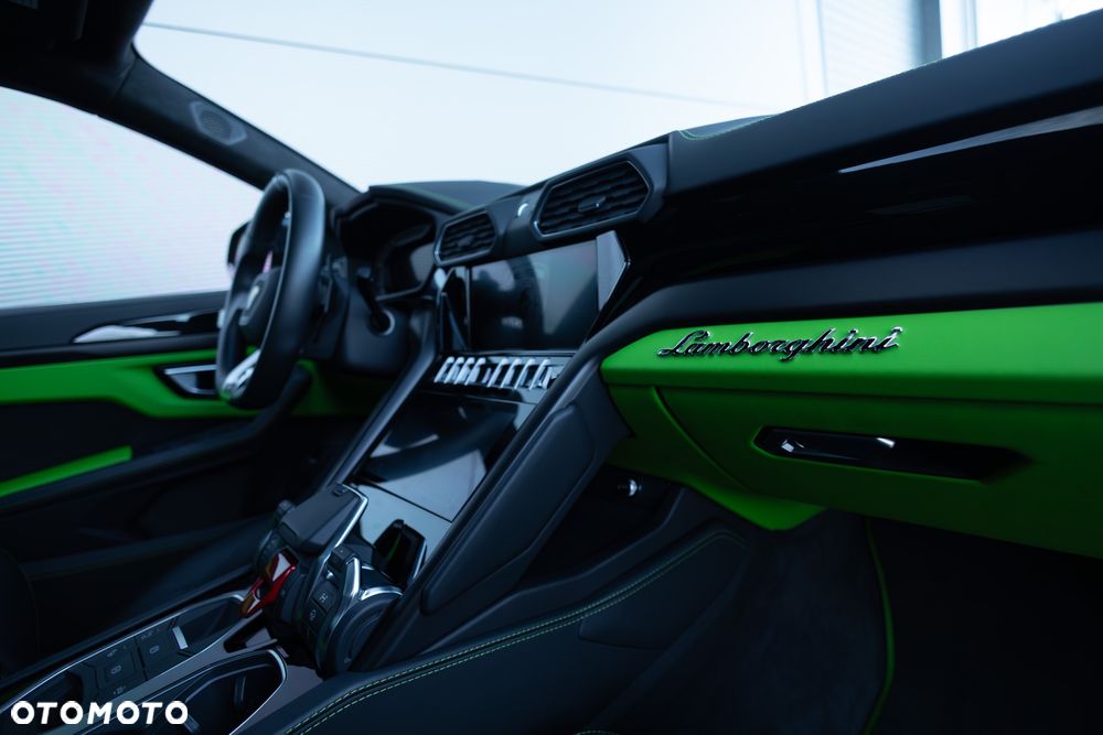 Lamborghini Urus - 18