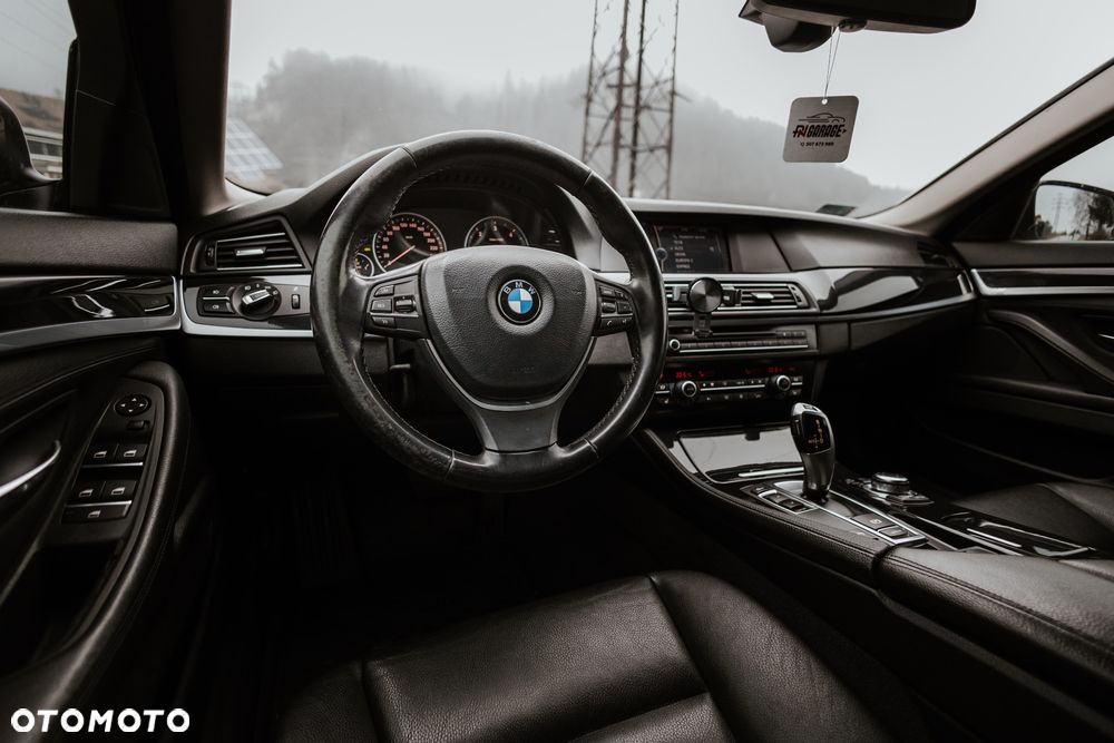 BMW Seria 5 520d xDrive - 8