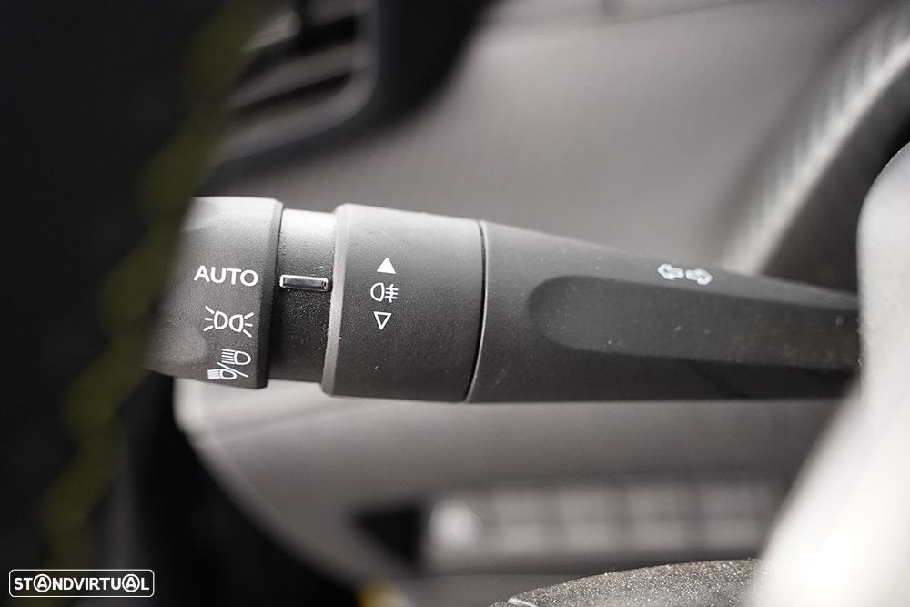 Peugeot e-2008 50 kWh GT - 17
