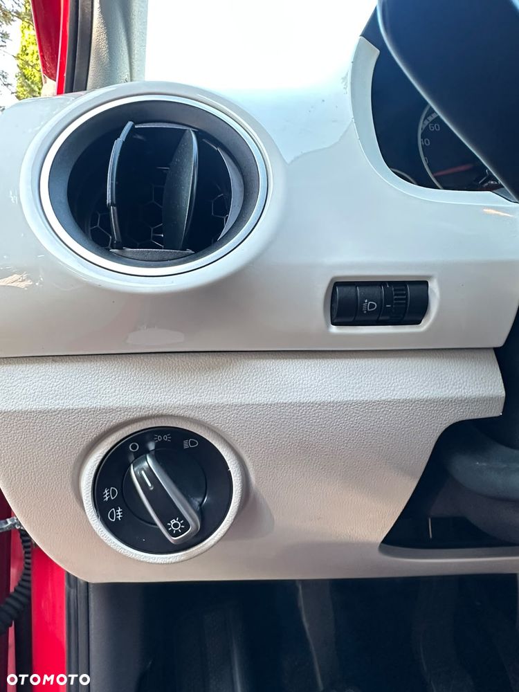 Volkswagen up! Active - 12