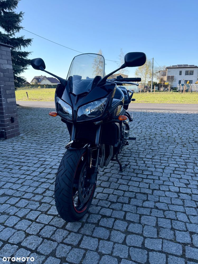 Yamaha FZ - 16