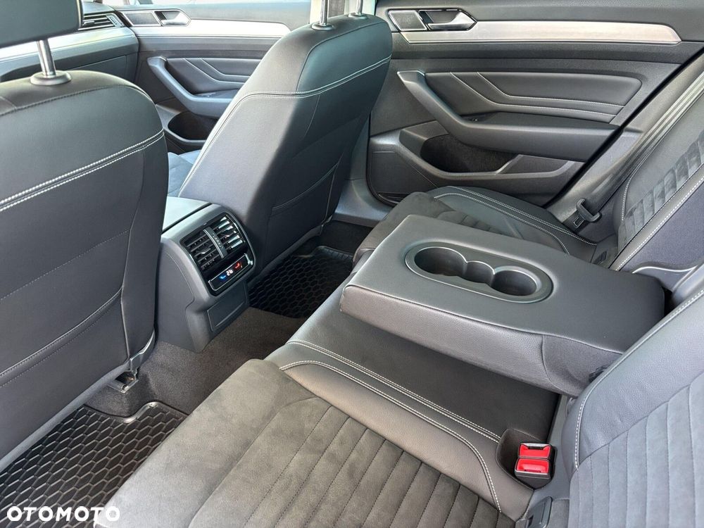 Volkswagen Passat - 19