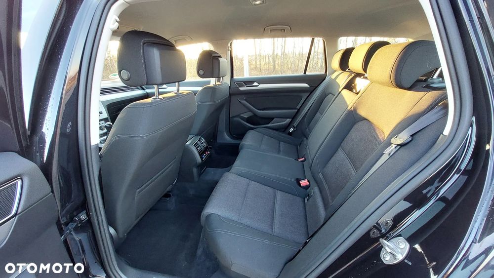 Volkswagen Passat - 8