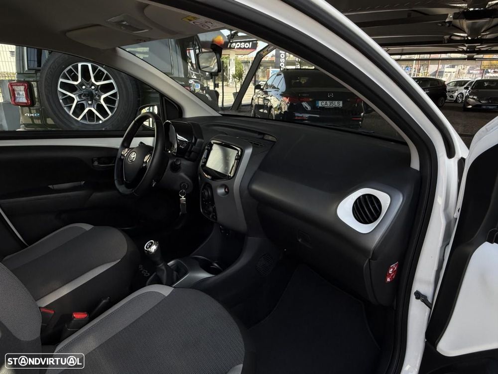 Toyota Aygo 1.0 X-Play+X-Touch - 32
