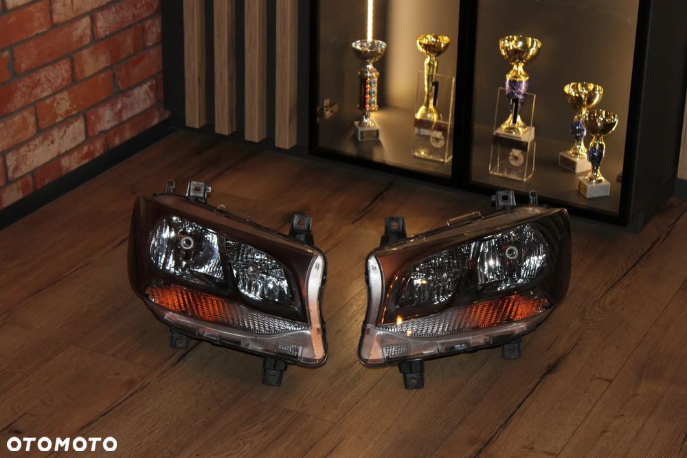Reflektory Mercedes-Benz Sprinter 910 - 8