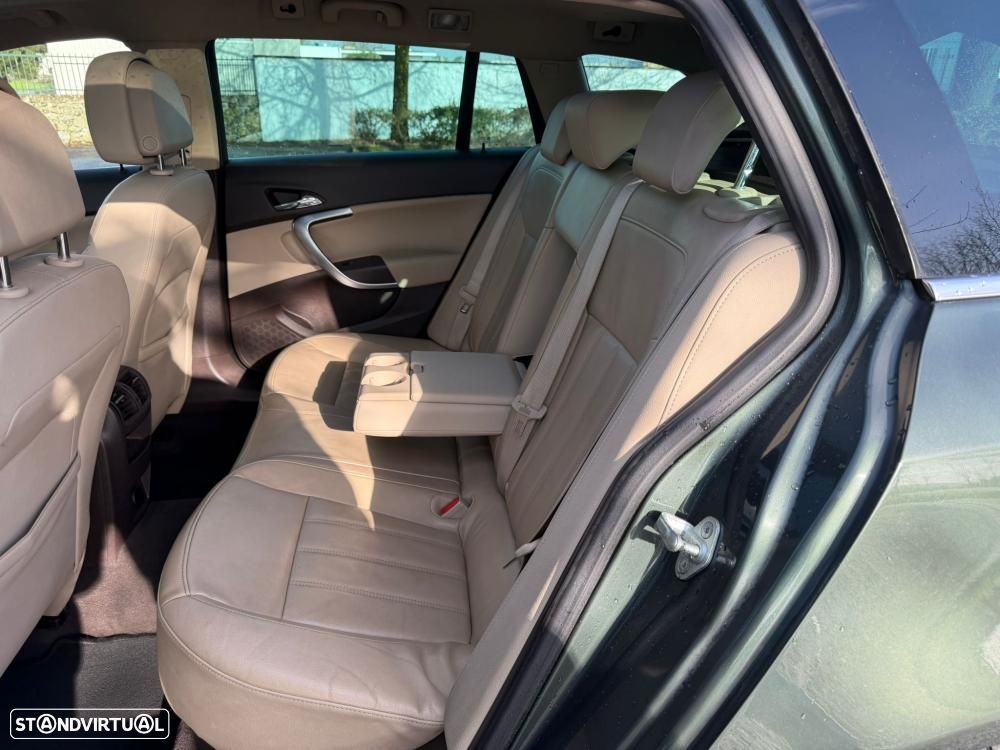 Opel Insignia Sports Tourer - 23