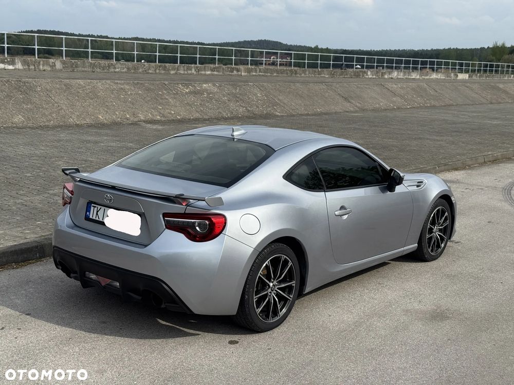 Toyota GT86 2.0 Premium - 25