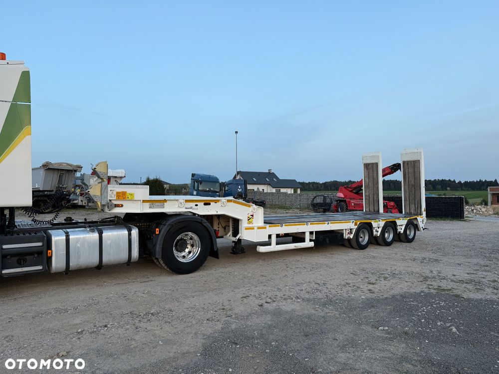 MAX Trailer Komodo - 2