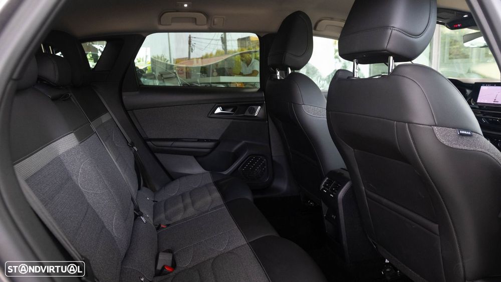 Citroën C5 X 1.6 Hybrid Feel Pack e-EAT8 - 11