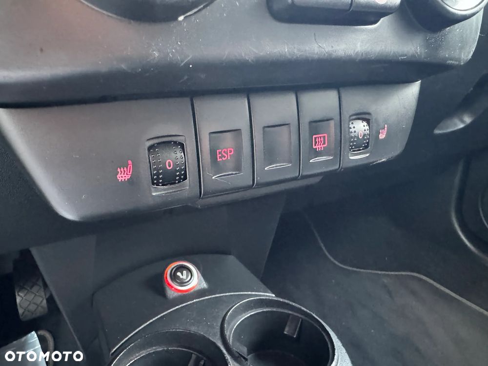 Volkswagen New Beetle 1.6 Arte - 21