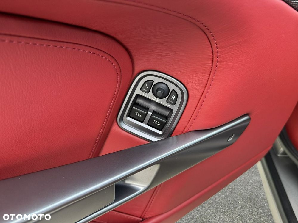 Aston Martin DB9 Touchtronic - 30