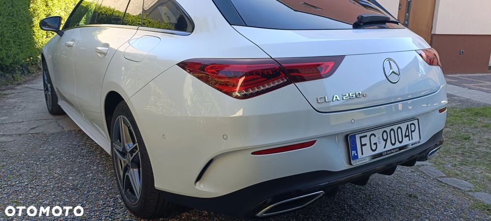 Mercedes-Benz CLA 250 e 8G-DCT AMG Line - 2