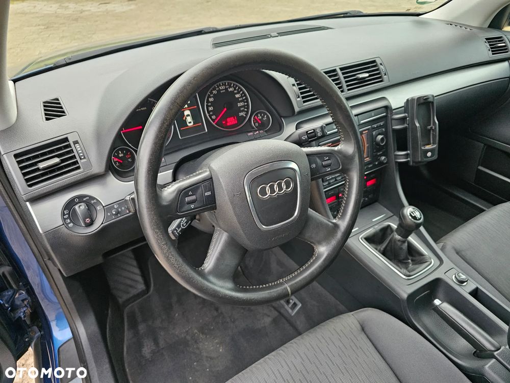 Audi A4 Avant - 10